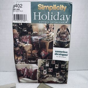 Simplicity 8402 Holiday Christmas Decorations Ornaments Sewing Pattern '98 Uncut